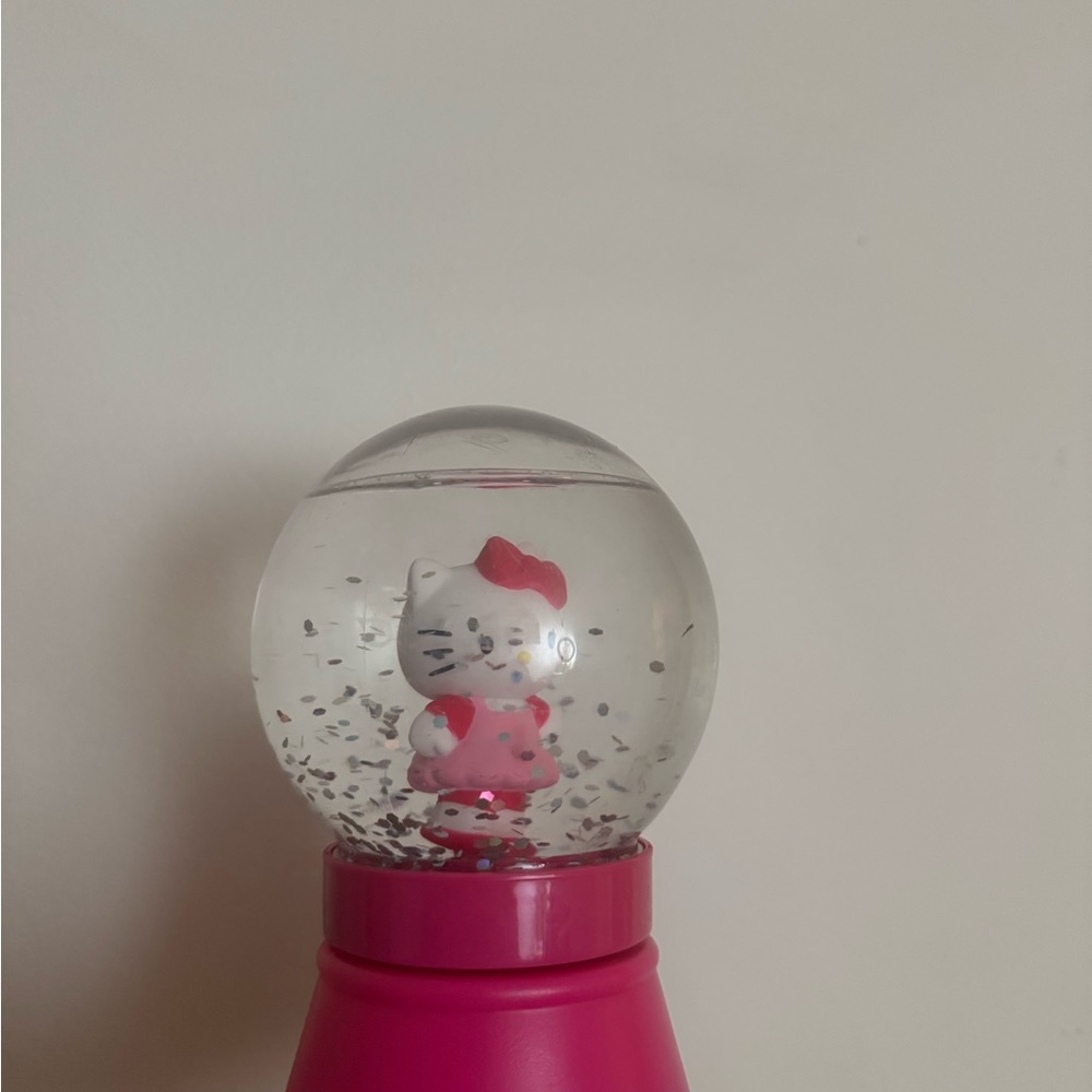 Hello Kitty Snow Globe with Pink Base